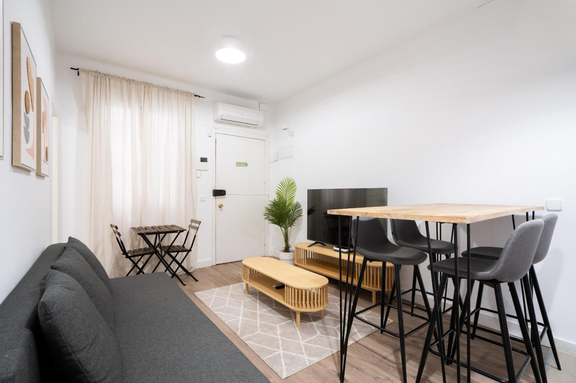 Apartamento En Chueca Para 4 Personas Alquiler Temporal Мадрид Экстерьер фото