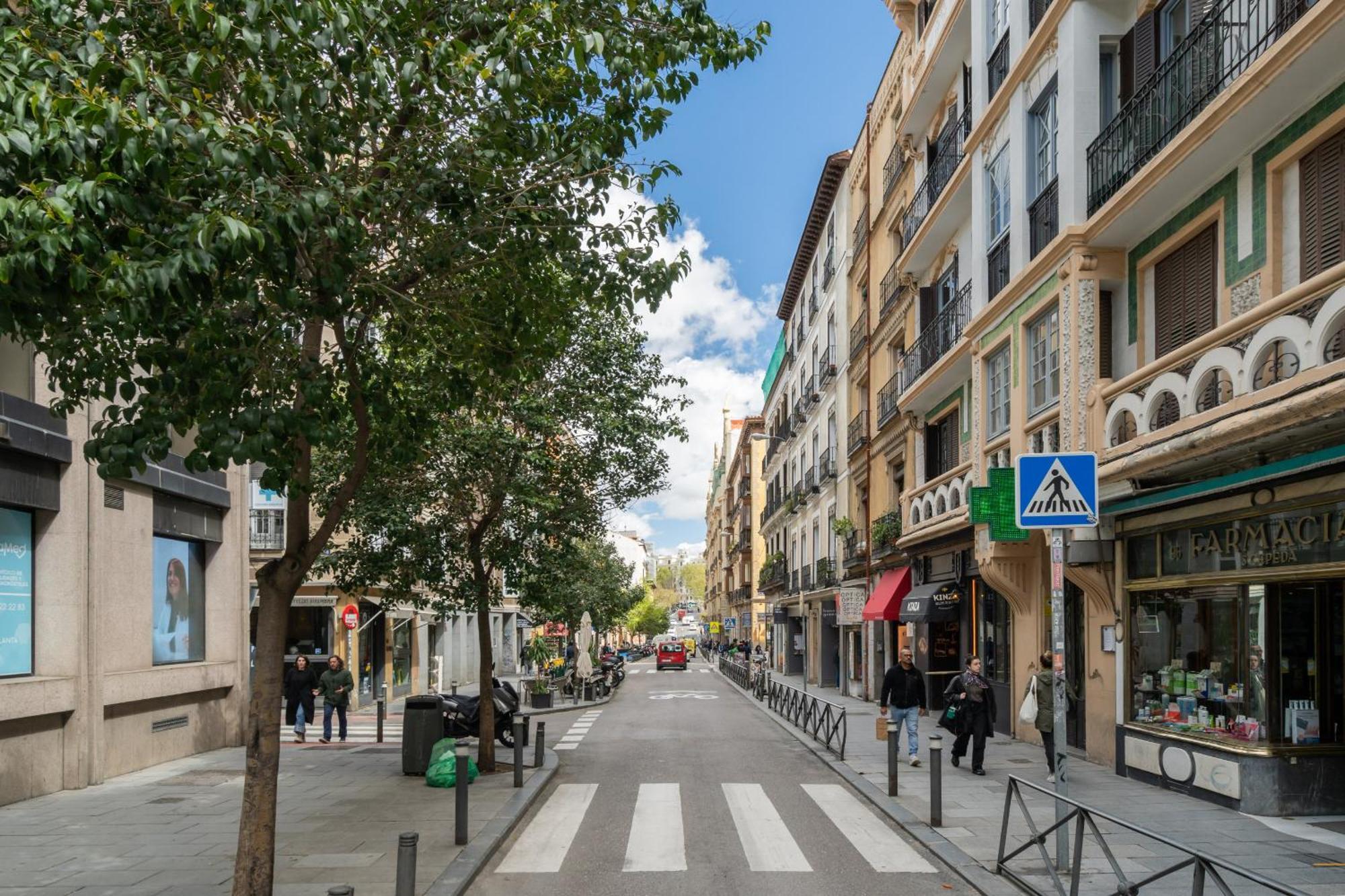 Apartamento En Chueca Para 4 Personas Alquiler Temporal Мадрид Экстерьер фото